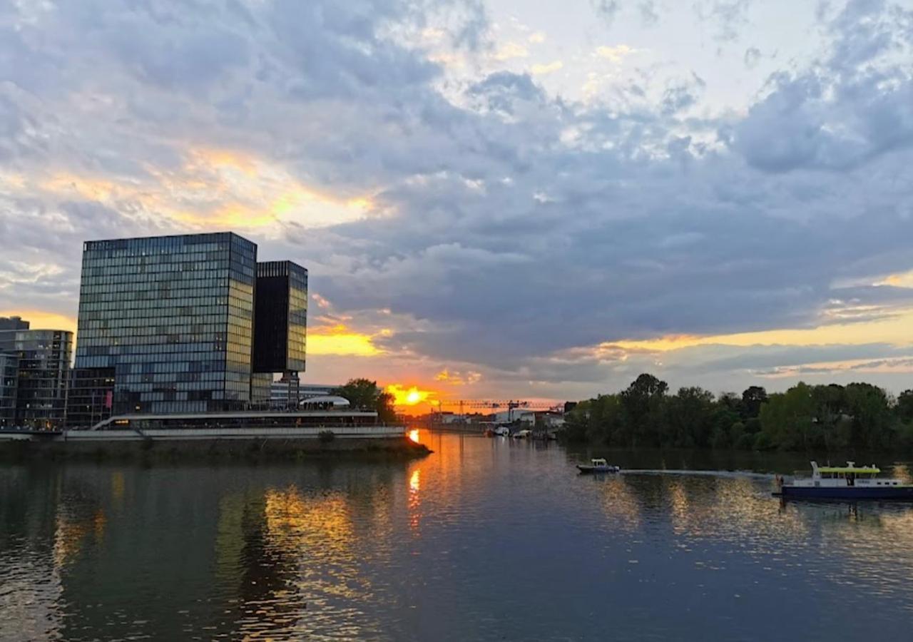 Medienhafen Apartment Direkt Am Zentrum Düsseldorf Dış mekan fotoğraf